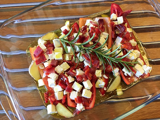 Gericht bevor es den Weg in den 200 Grad vorgeheizten Ofen f�r 20 Minuten nimmt